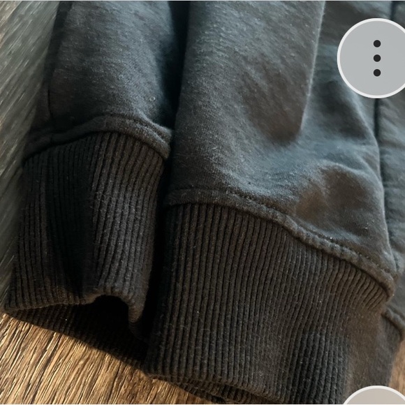 Small north face sweatpants with north face written up the leg - Picture 4 of 4